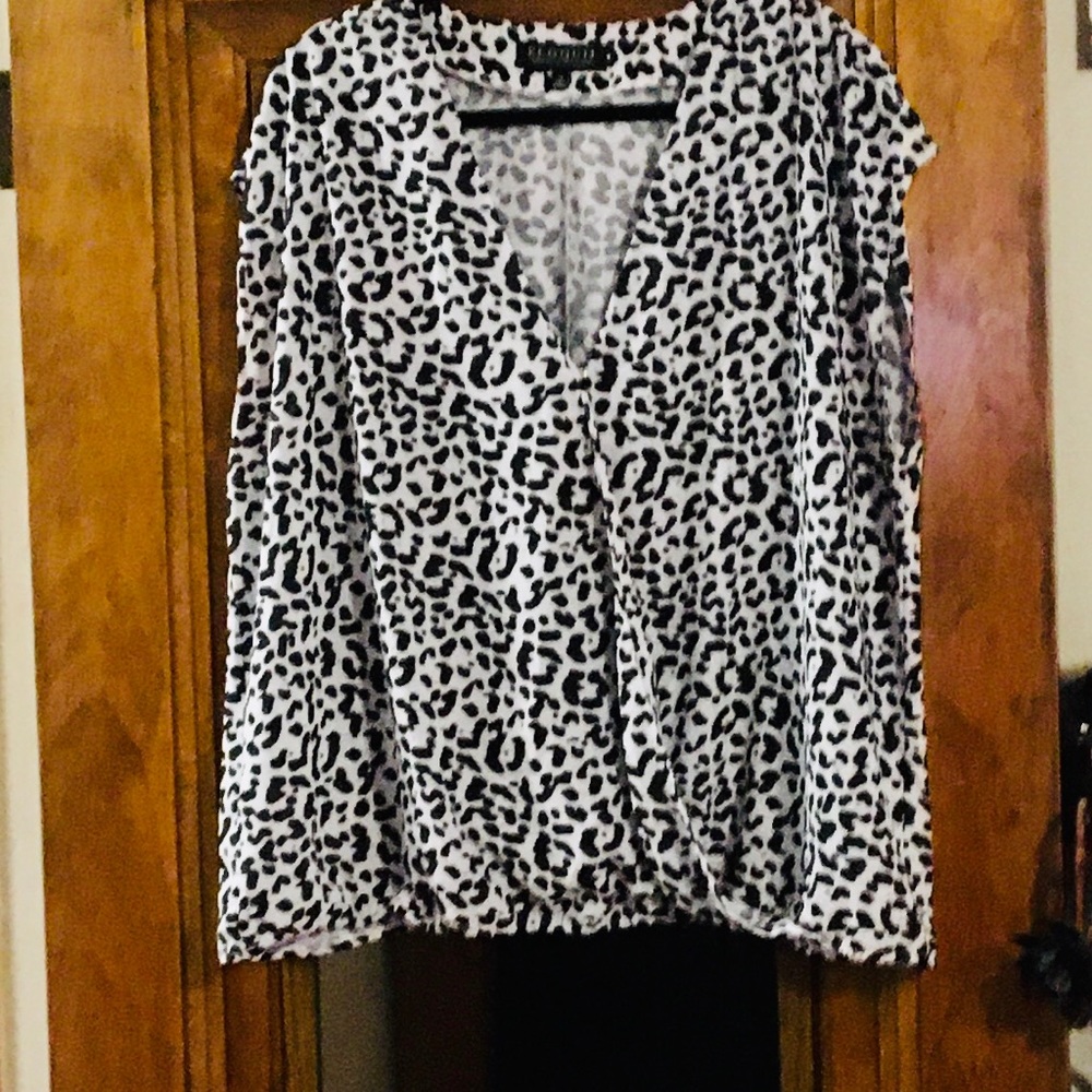 Eloquii size 20 leopard print top